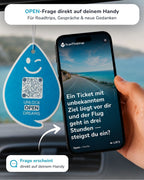 Paradise Aqua OPEN Duftanhänger mit QR-Code von ScanTheDrop am Rückspiegel mit Gesprächsimpuls auf dem Smartphone