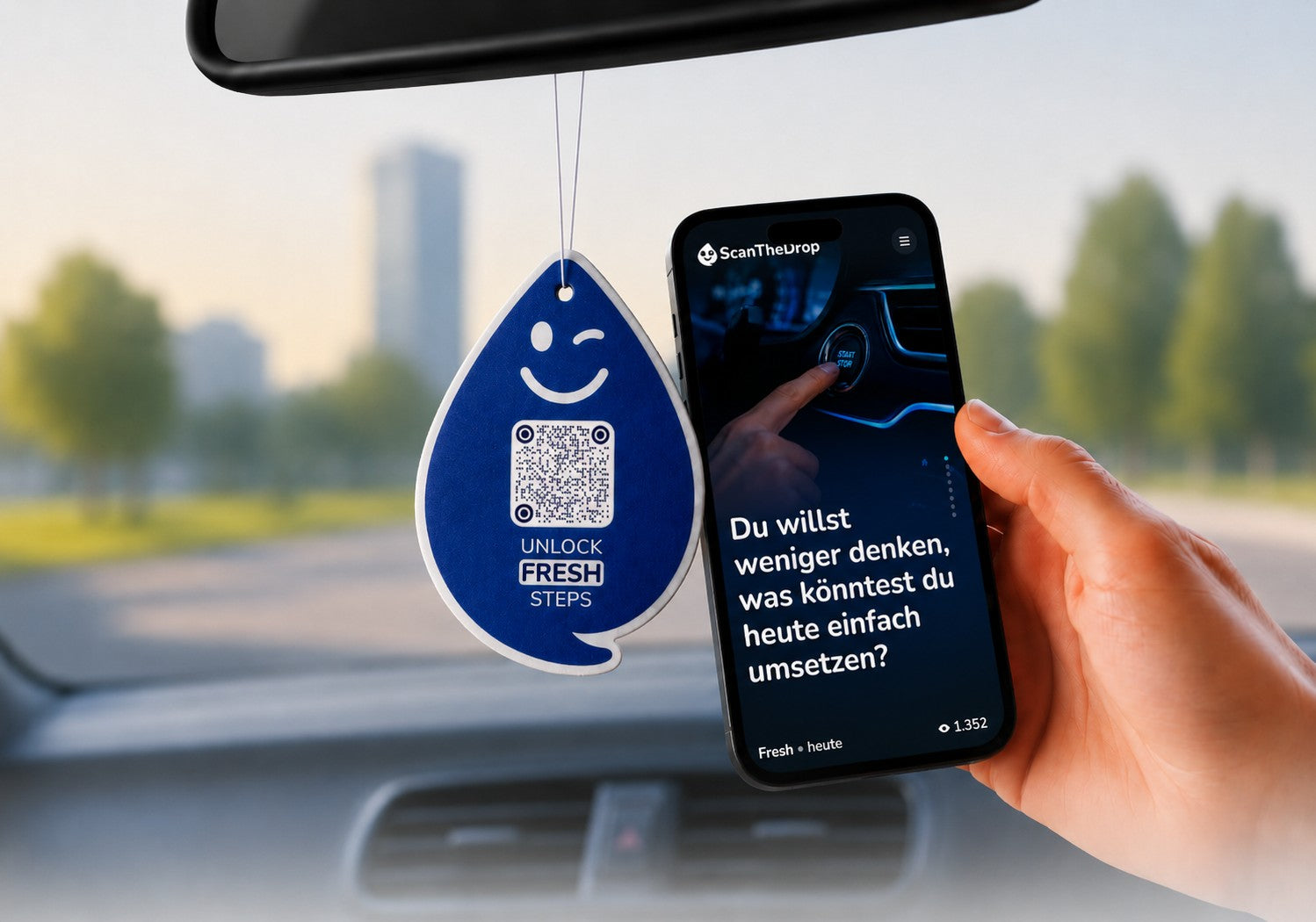 New Car FRESH Duftanhänger mit QR-Code von ScanTheDrop am Rückspiegel mit Gesprächsimpuls auf dem Smartphone