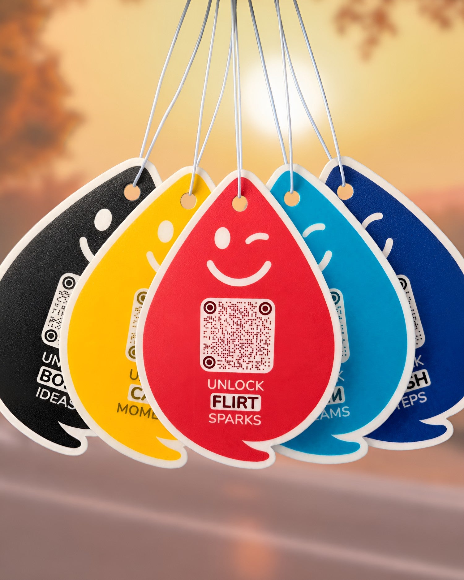 Starter-Set mit fünf Auto-Duftanhängern von ScanTheDrop für tägliche Gesprächsimpulse